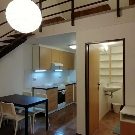 Vinarstvi Klucov Apartment Lstibor