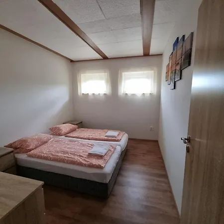Vinarstvi Klucov * Lstibor